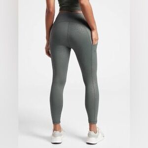 ATHLETA Ultimate Stash Pocket Embossed 7/8 Tight Dark Sage Green Small